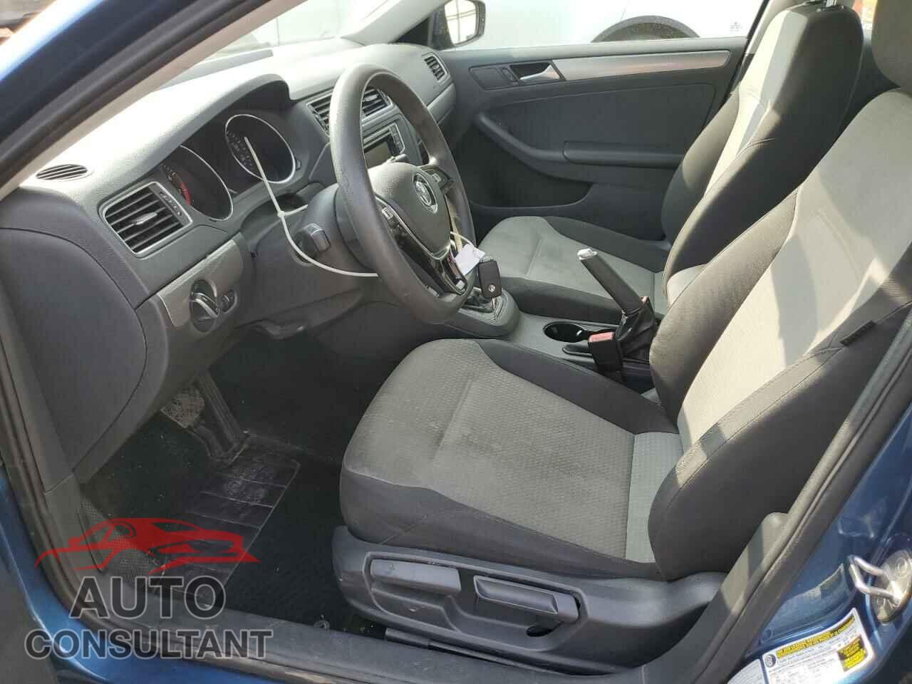 VOLKSWAGEN JETTA 2017 - 3VW2B7AJ3HM354247