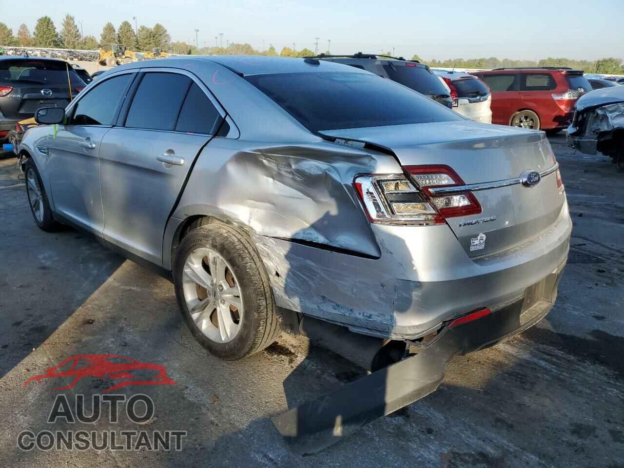 FORD TAURUS 2015 - 1FAHP2D82FG130636