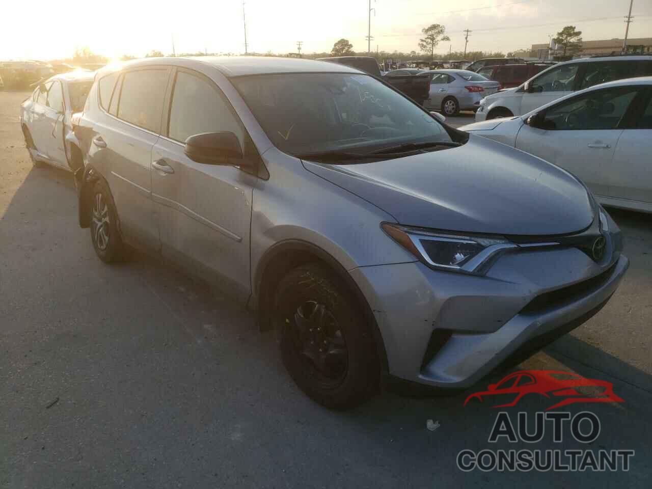TOYOTA RAV4 2018 - 2T3ZFREV2JW518154