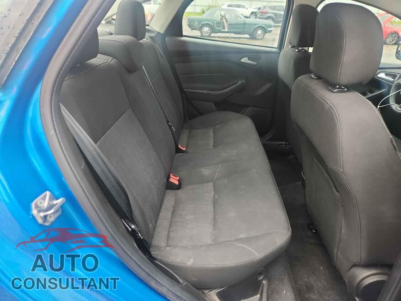 FORD FOCUS 2016 - 1FADP3F26GL309459