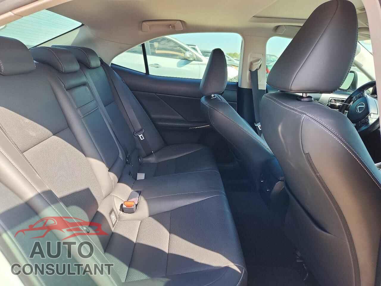 LEXUS IS 2016 - JTHBA1D27G5021088