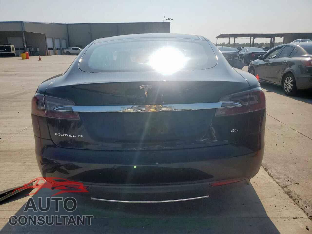 TESLA MODEL S 2013 - 5YJSA1CN6DFP20705