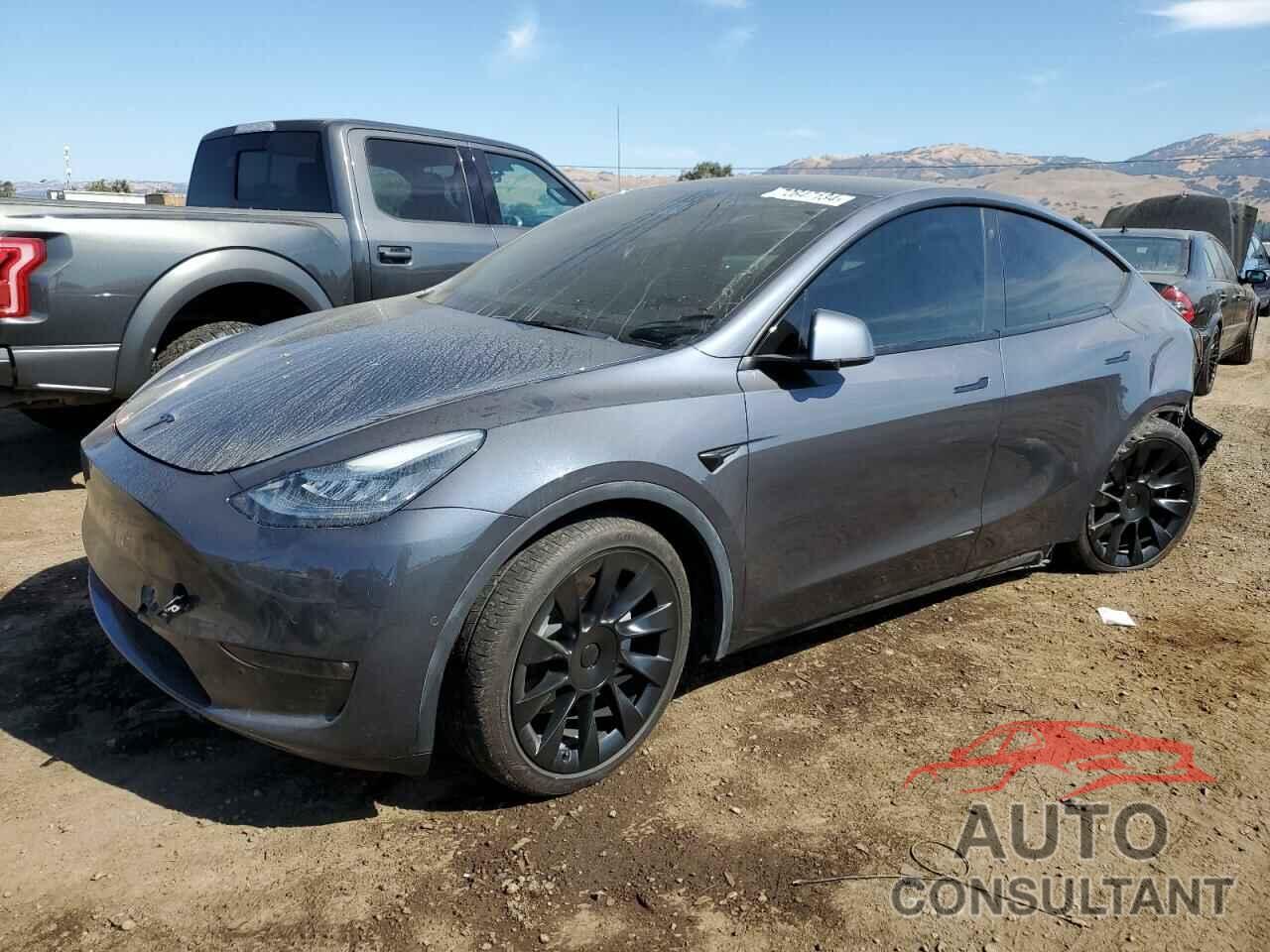 TESLA MODEL Y 2021 - 5YJYGDEE4MF140084