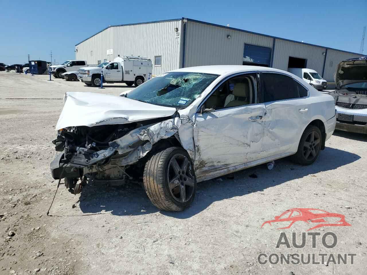VOLKSWAGEN PASSAT 2012 - 1VWBP7A37CC100201