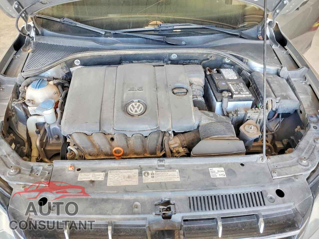 VOLKSWAGEN PASSAT 2013 - 1VWCH7A33DC004570