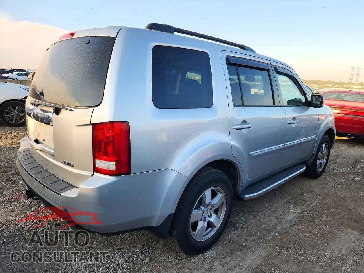 HONDA PILOT 2010 - 5FNYF4H51AB004571