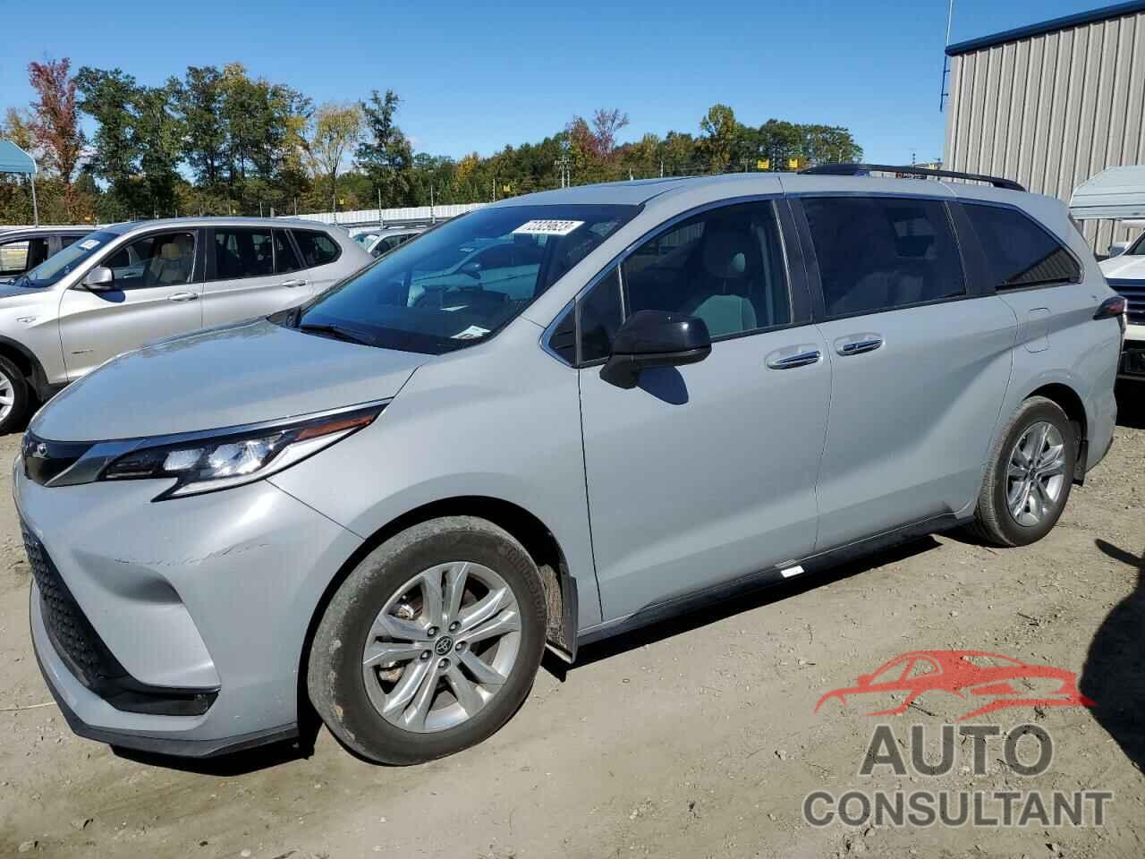 TOYOTA SIENNA 2023 - 5TDXSKFC7PS075811