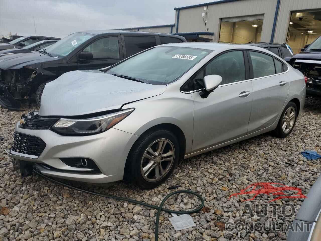 CHEVROLET CRUZE 2018 - 1G1BE5SMXJ7129551