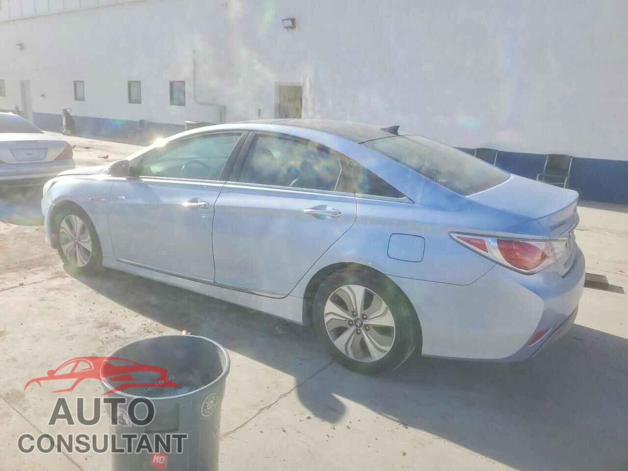 HYUNDAI SONATA 2013 - KMHEC4A45DA072460