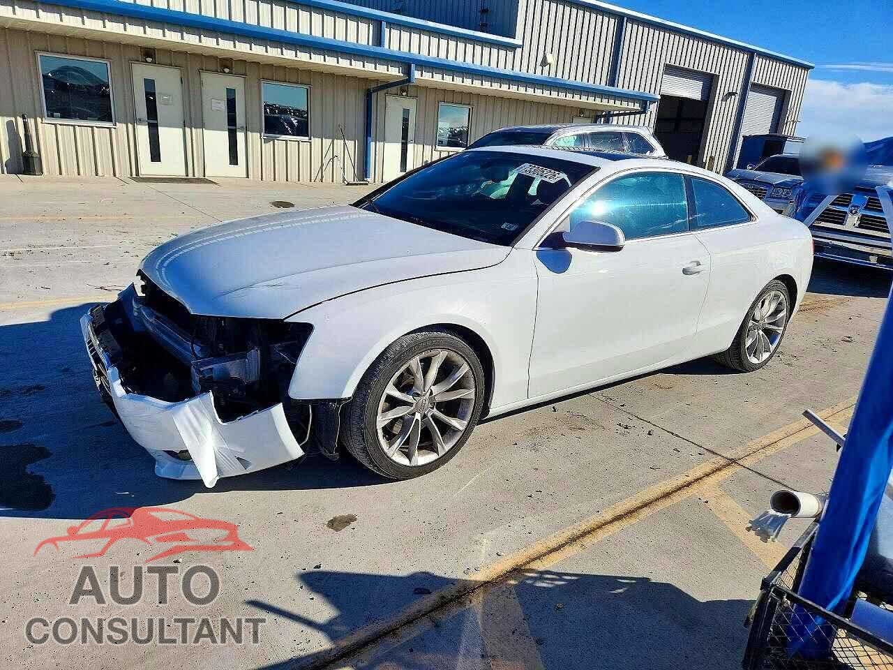 AUDI A5 2013 - WAULFAFR5DA069979