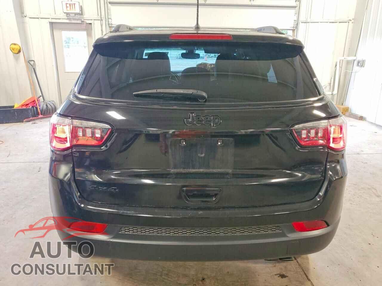 JEEP COMPASS 2018 - 3C4NJDBB5JT478900