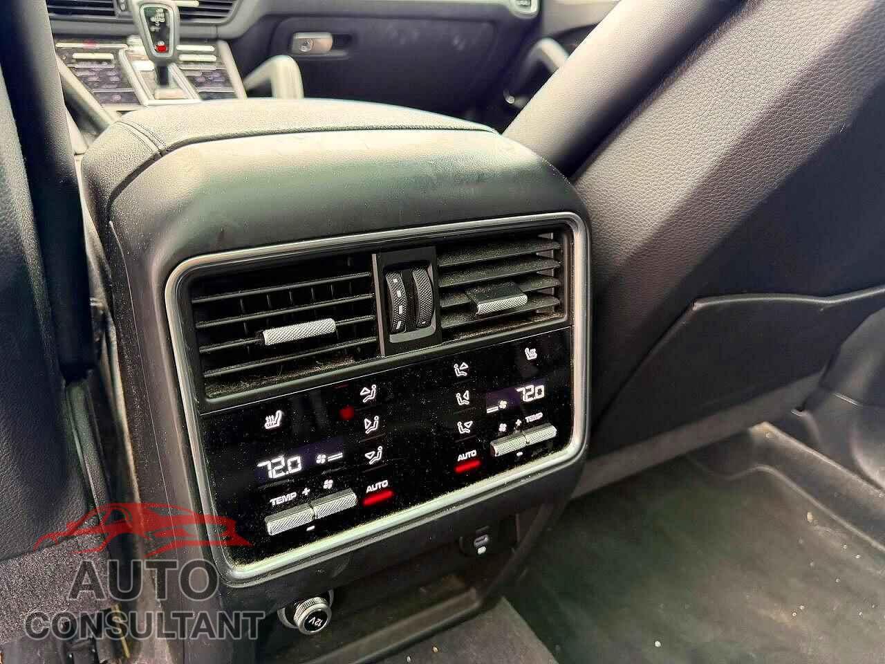 PORSCHE CAYENNE 2020 - WP1AA2AY1LDA03762