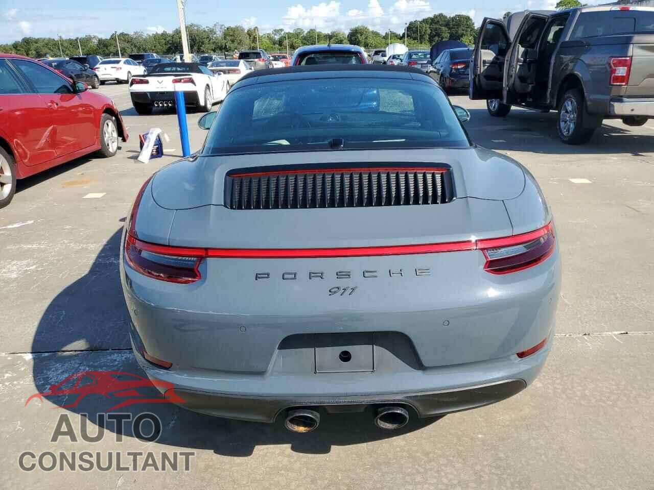 PORSCHE 911 2017 - WP0BB2A93HS136862