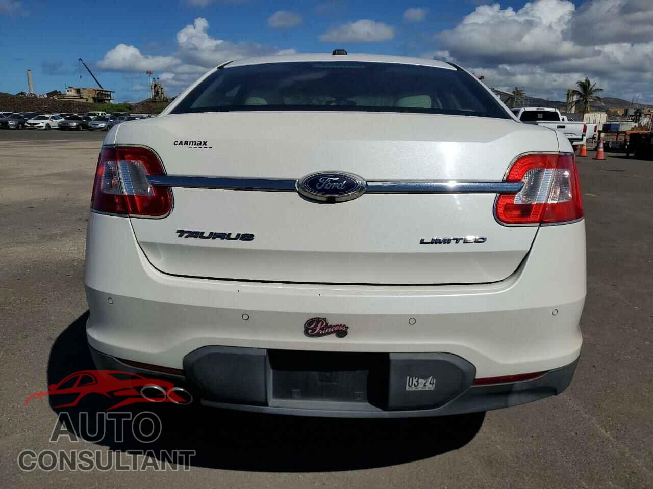 FORD TAURUS 2011 - 1FAHP2FW4BG124763
