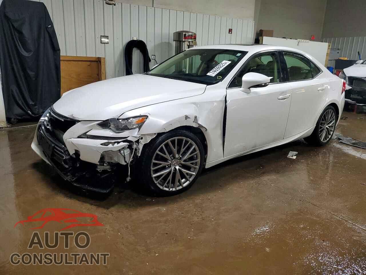 LEXUS IS 2015 - JTHCF1D28F5016356