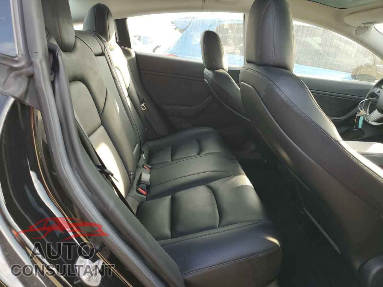 TESLA MODEL 3 2018 - 5YJ3E1EA5JF052992