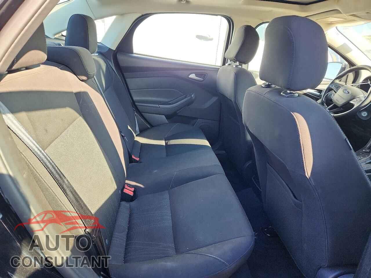 FORD FOCUS 2016 - 1FADP3F27GL371694