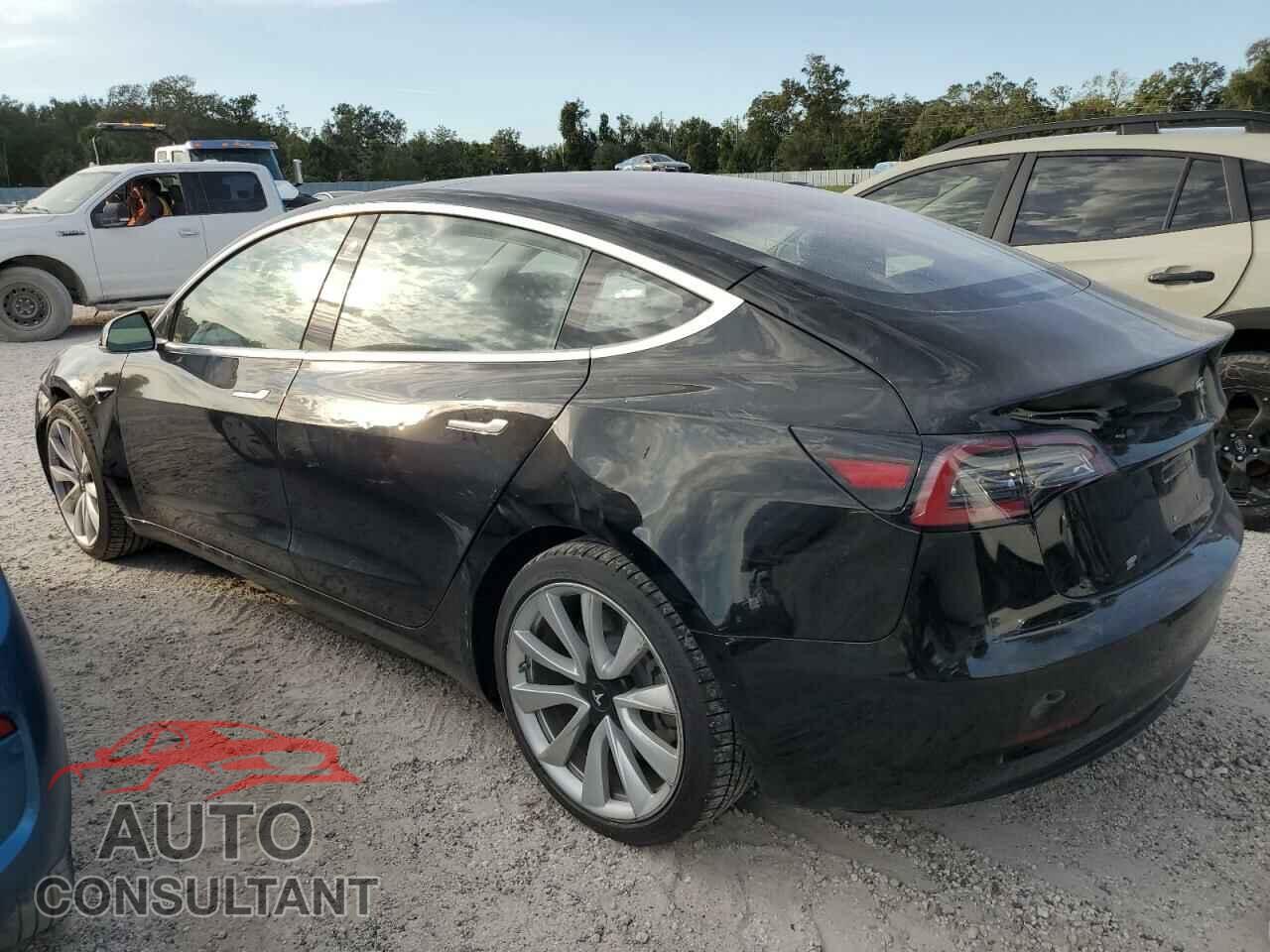 TESLA MODEL 3 2018 - 5YJ3E1EA5JF052992