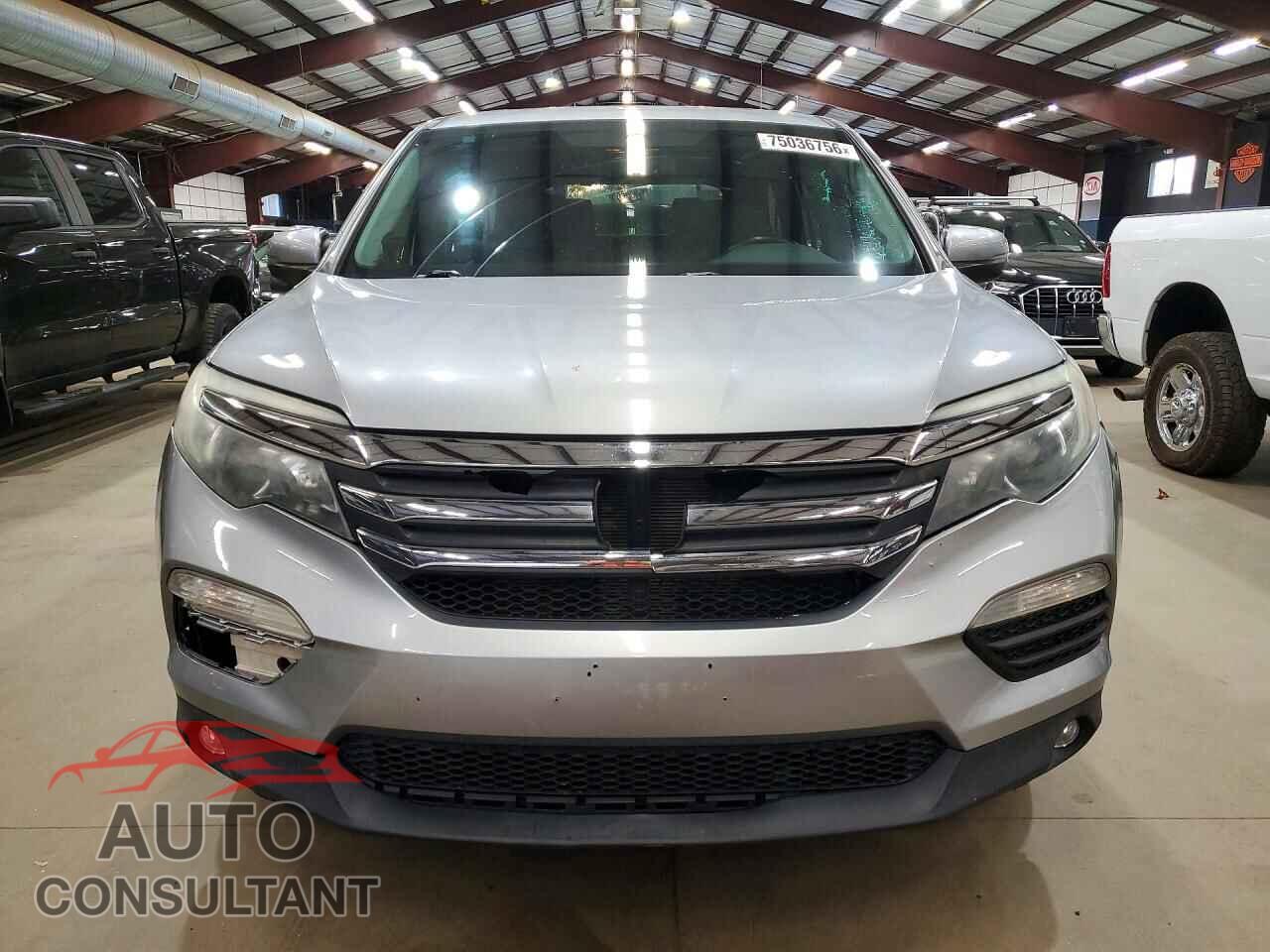 HONDA PILOT 2017 - 5FNYF6H53HB053065