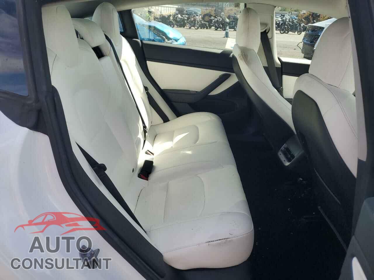 TESLA MODEL 3 2019 - 5YJ3E1EB2KF454706