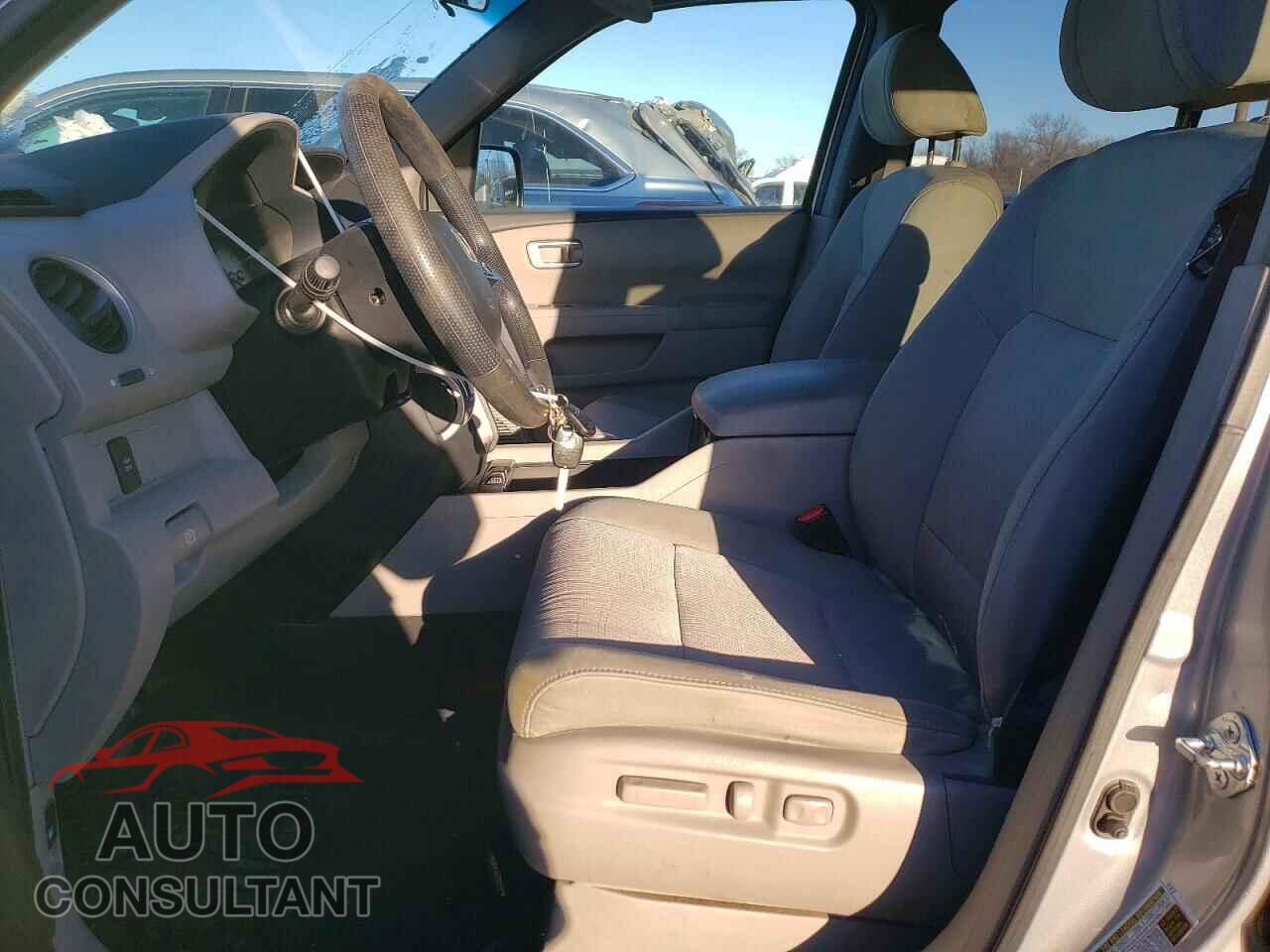 HONDA PILOT 2011 - 5FNYF3H45BB031002