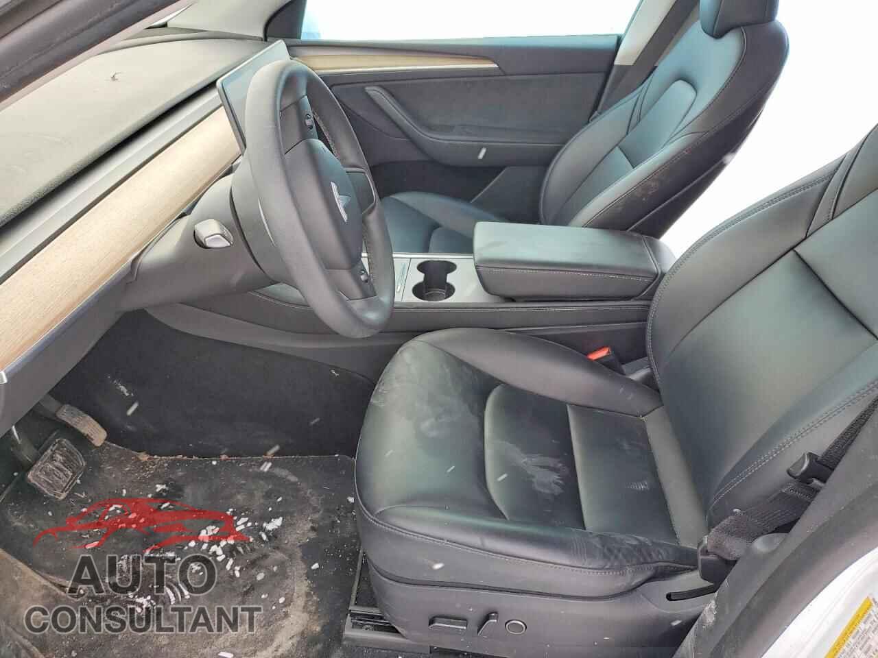 TESLA MODEL Y 2023 - LRWYGDFD5PC904870
