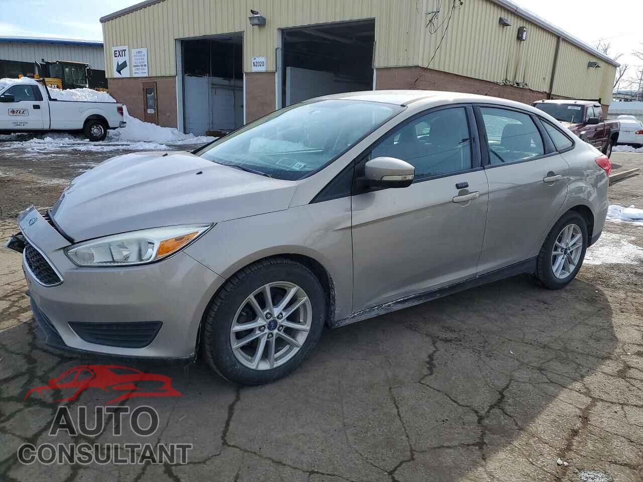 FORD FOCUS 2015 - 1FADP3F29FL237719