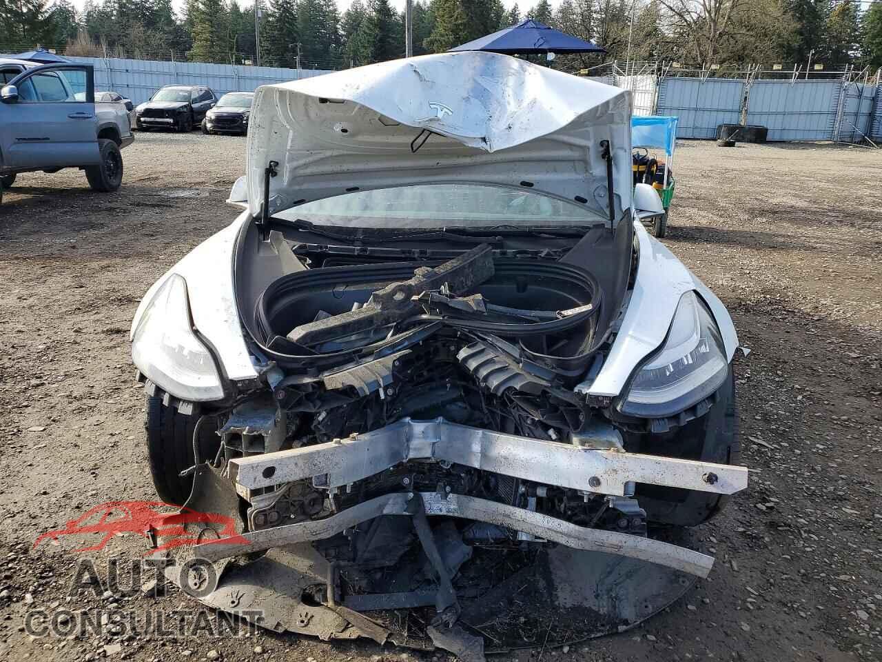 TESLA MODEL 3 2018 - 5YJ3E1EA5JF019765