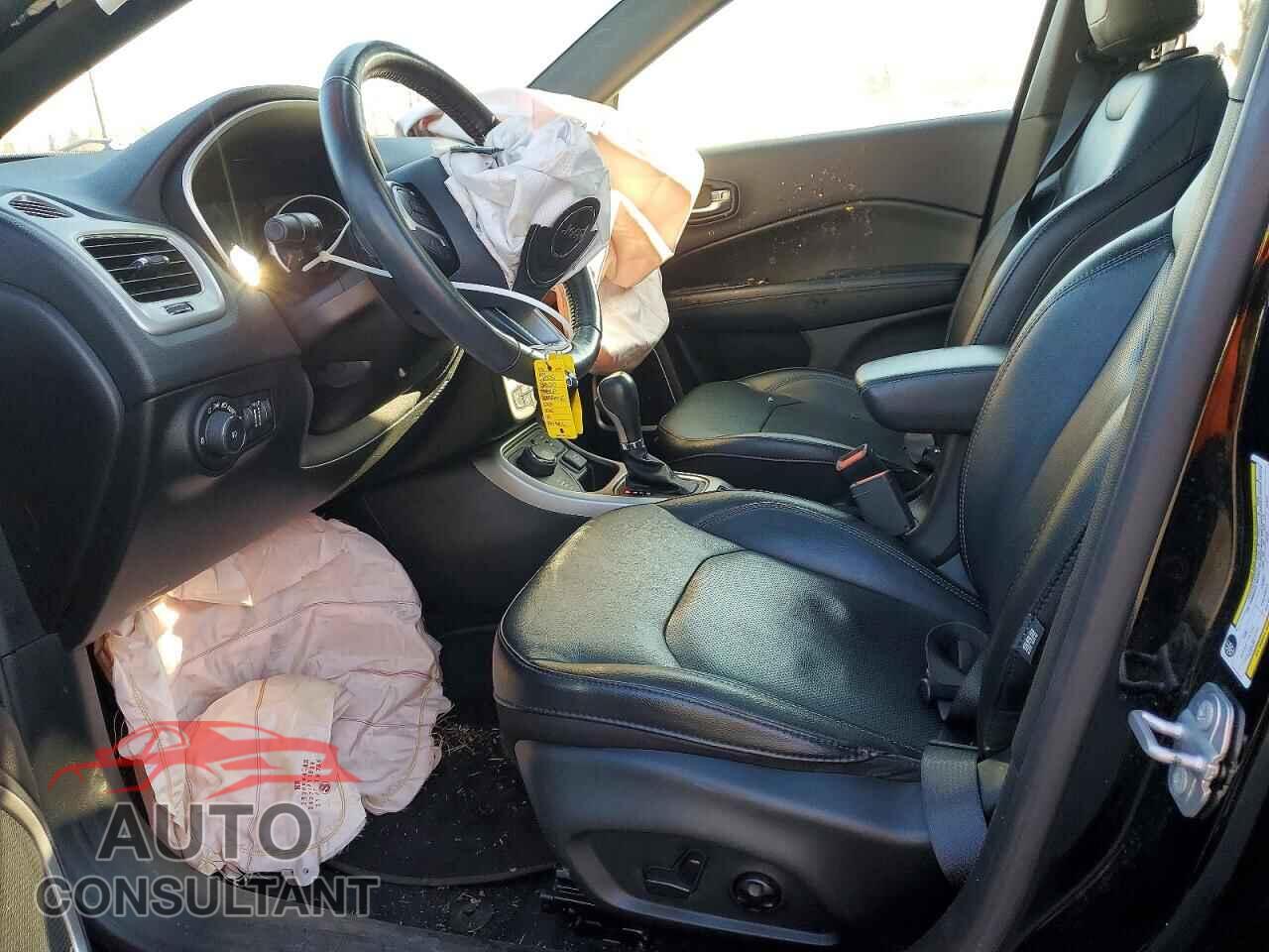 JEEP COMPASS 2020 - 3C4NJDCB3LT104528