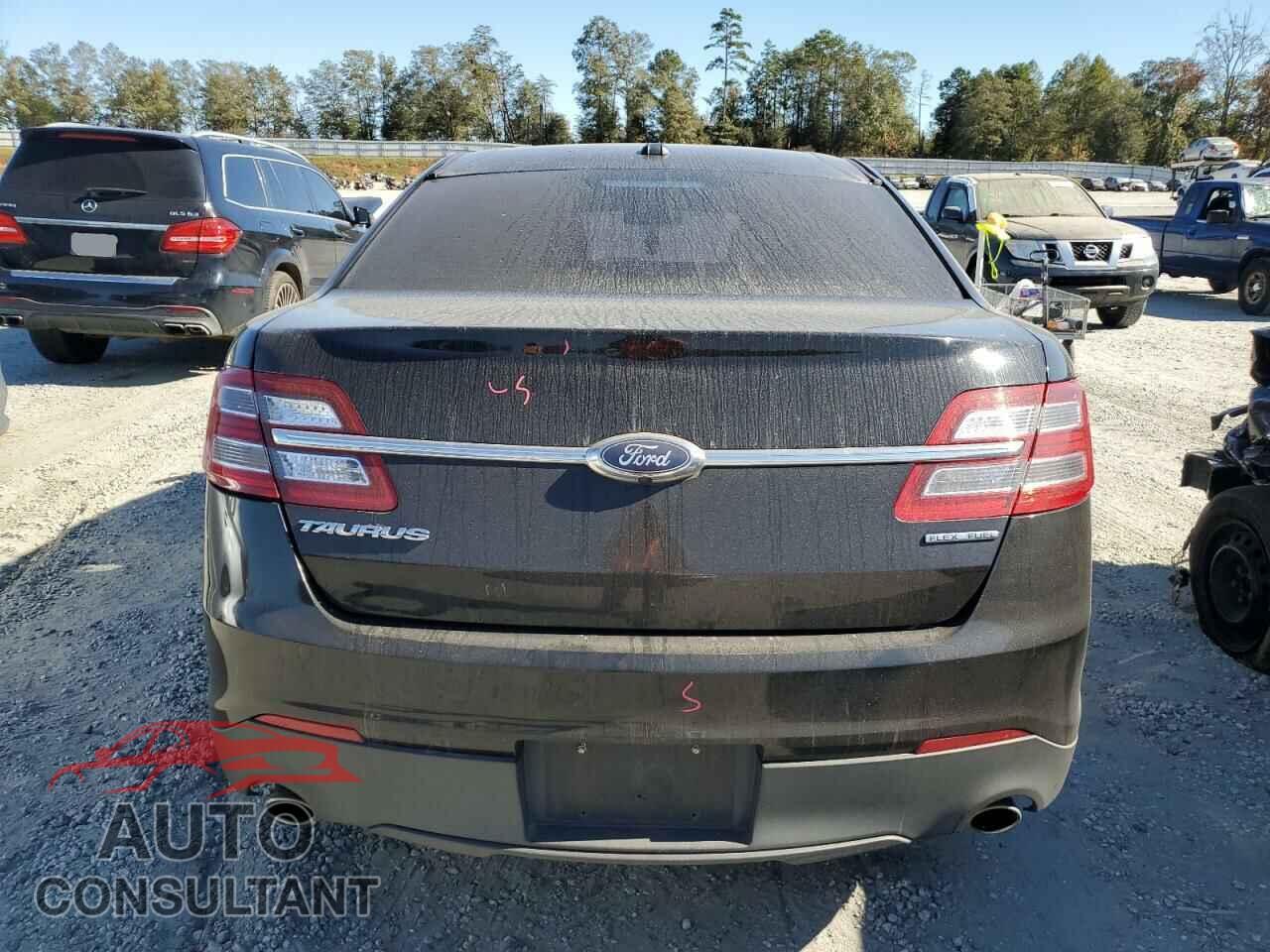 FORD TAURUS 2018 - 1FAHP2D88JG136787