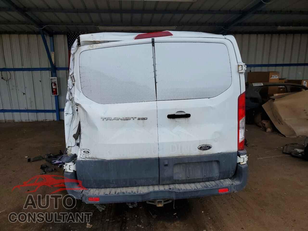 FORD TRANSIT 2017 - 1FTYR1YM2HKB25233