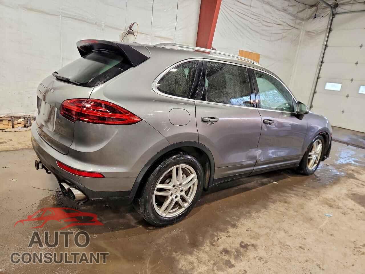 PORSCHE CAYENNE 2016 - WP1AB2A2XGLA93658