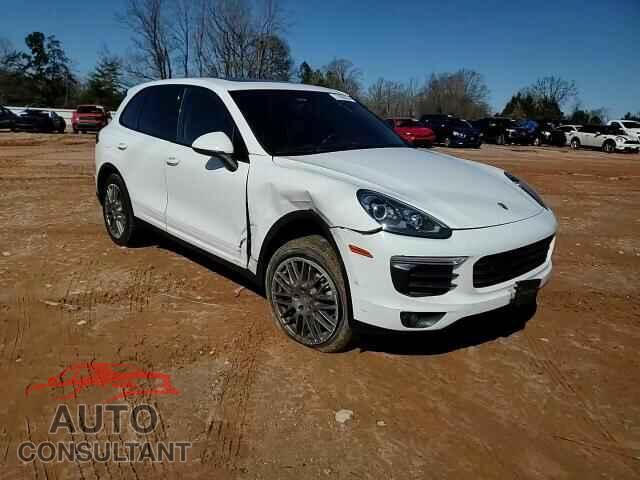 PORSCHE CAYENNE 2016 - WP1AA2A22GKA14668