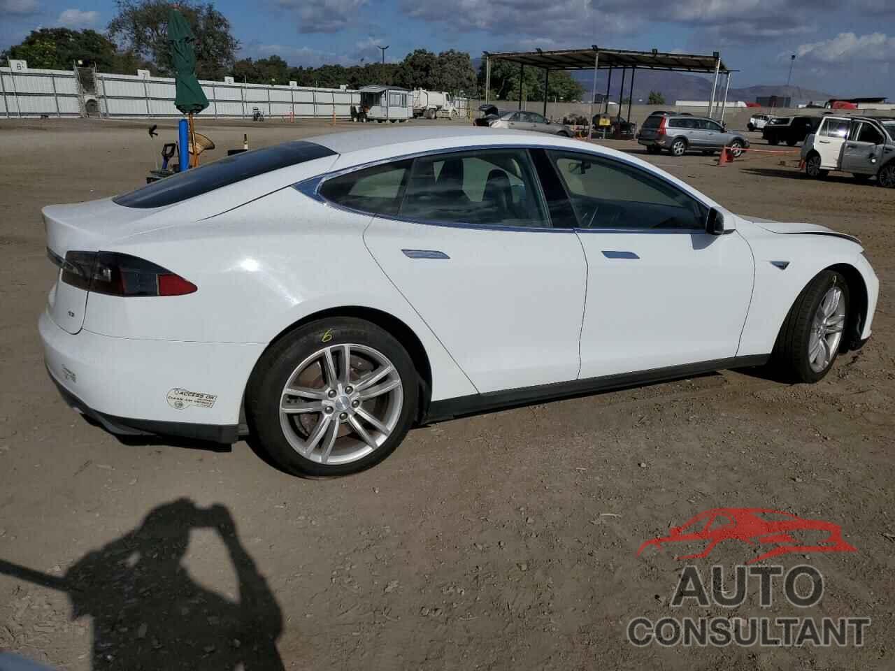 TESLA MODEL S 2013 - 5YJSA1CN1DFP11636