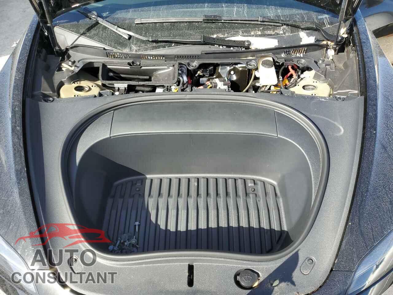 TESLA MODEL 3 2024 - 5YJ3E1EA5RF735724