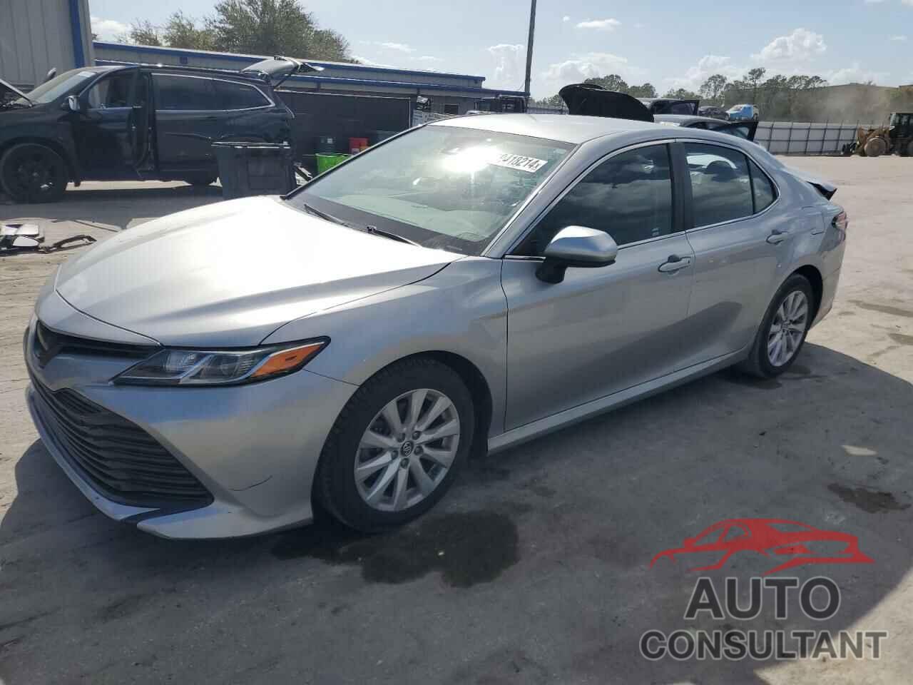 TOYOTA CAMRY 2018 - 4T1B11HK7JU143213