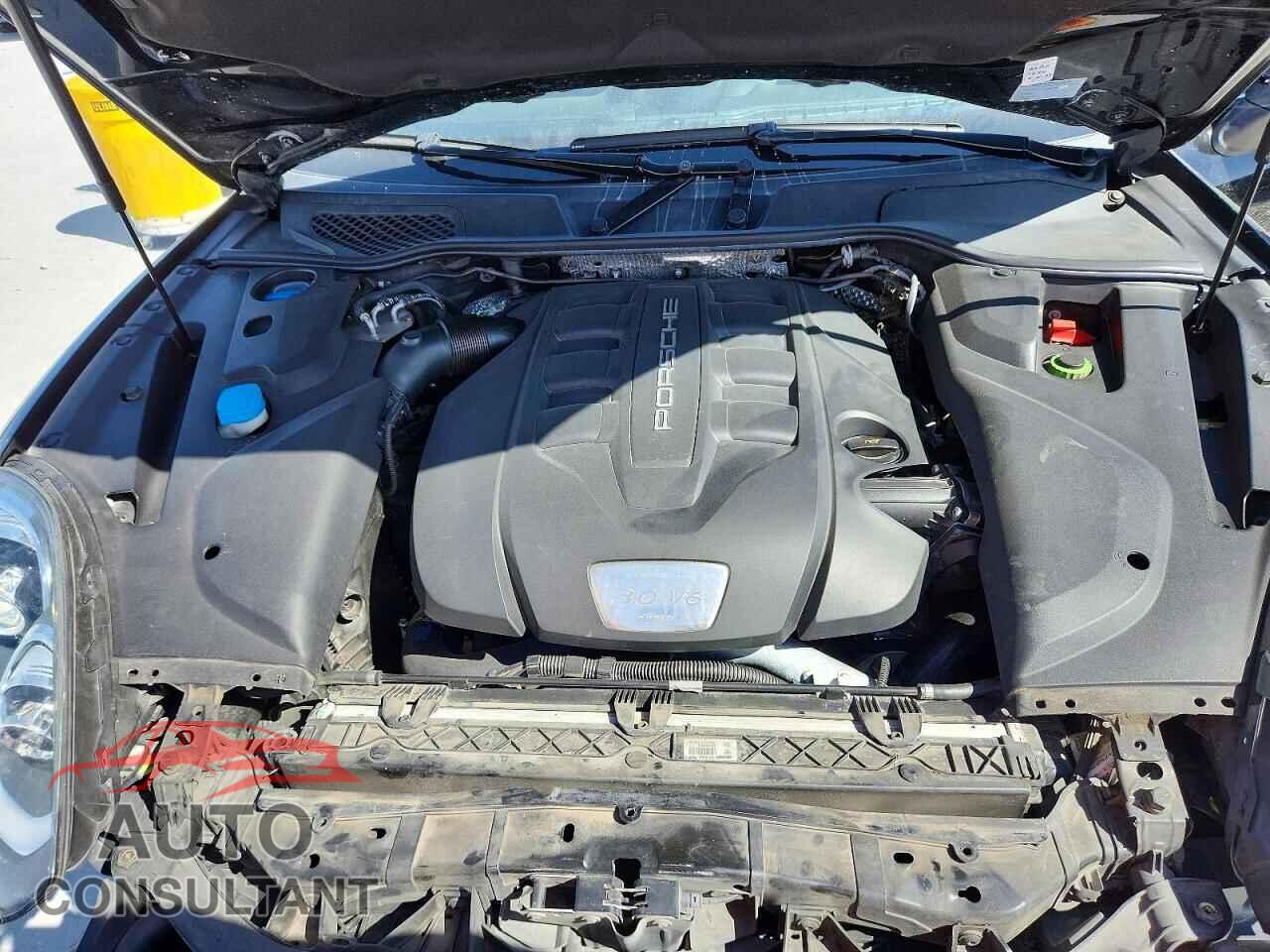 PORSCHE CAYENNE 2016 - WP1AF2A22GKA45596