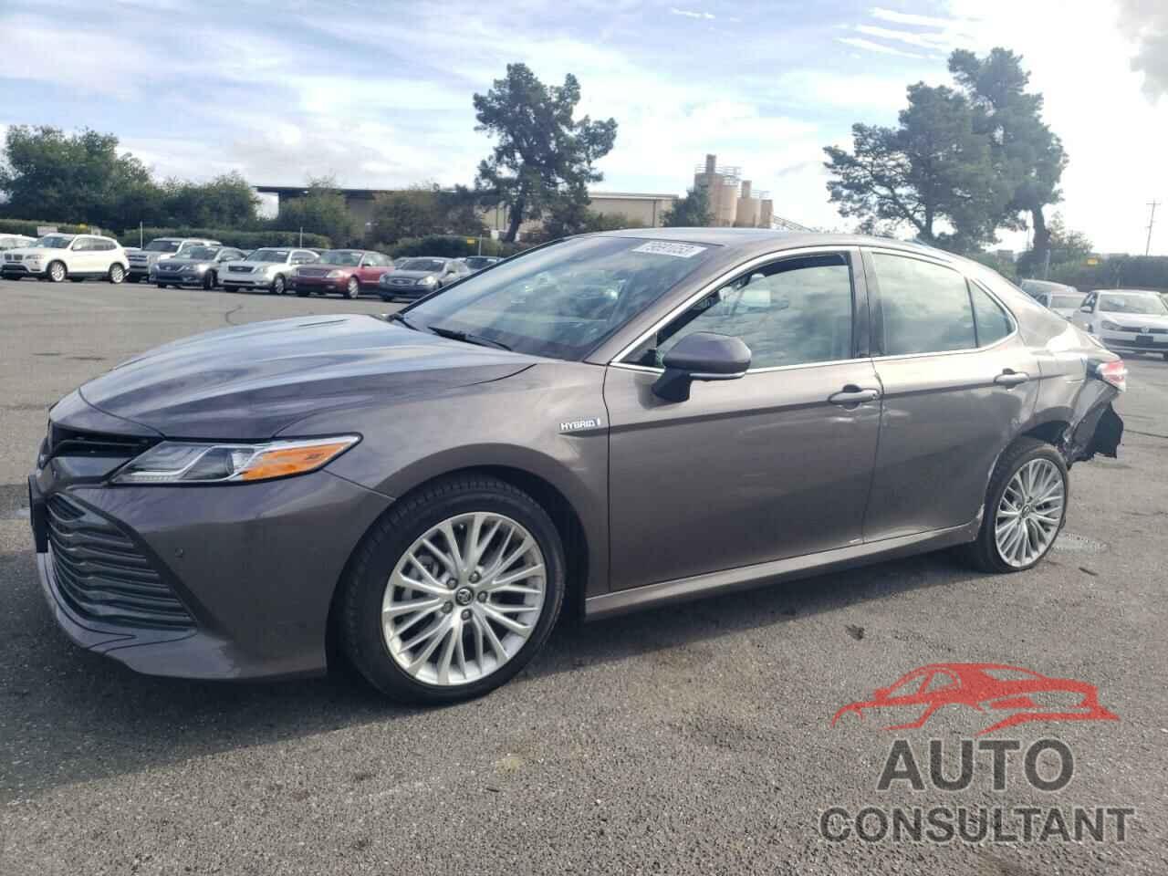 TOYOTA CAMRY 2018 - 4T1B21HK7JU008388