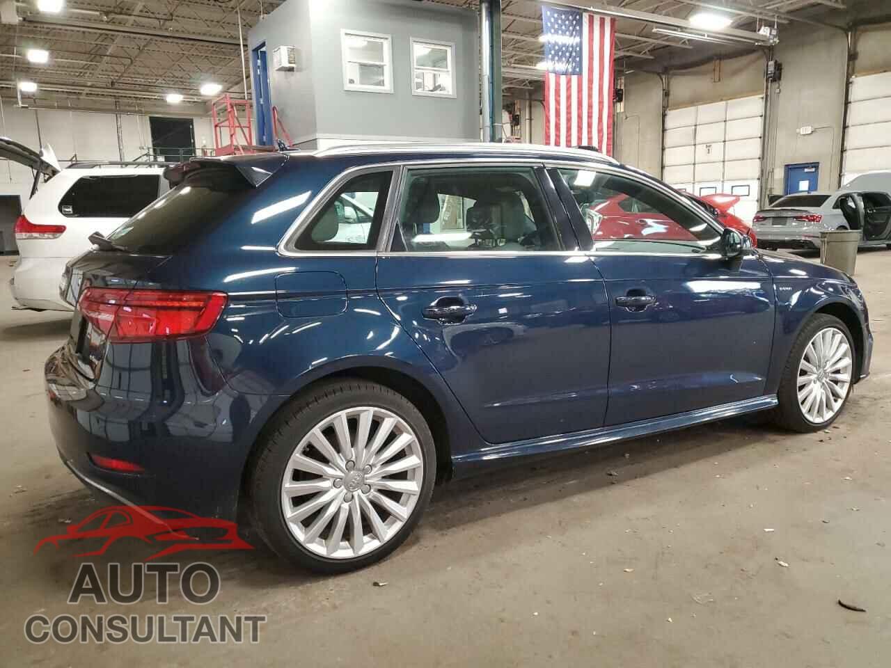 AUDI A3 2017 - WAUTPBFFXHA089367