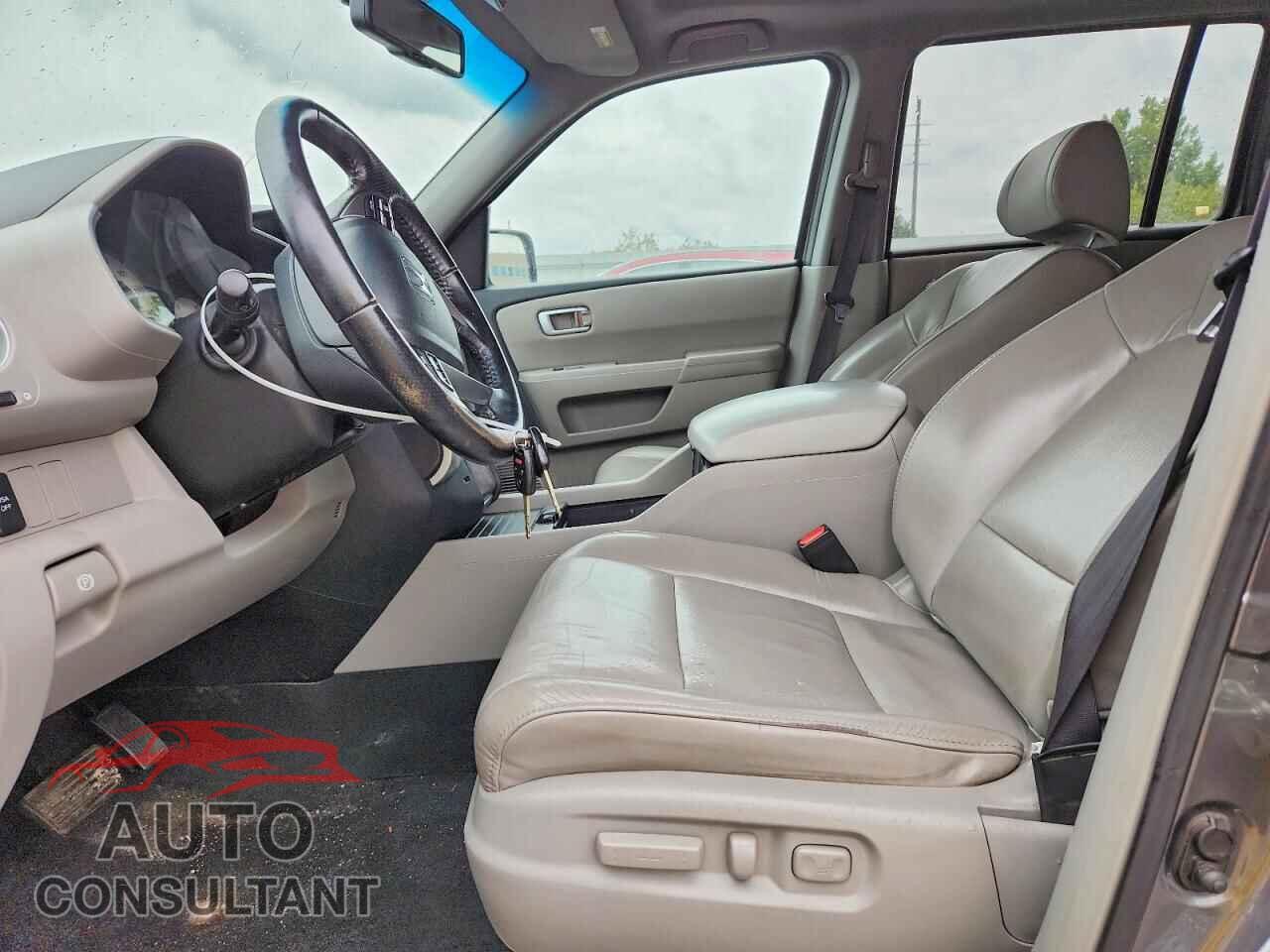 HONDA PILOT 2011 - 5FNYF4H57BB060032