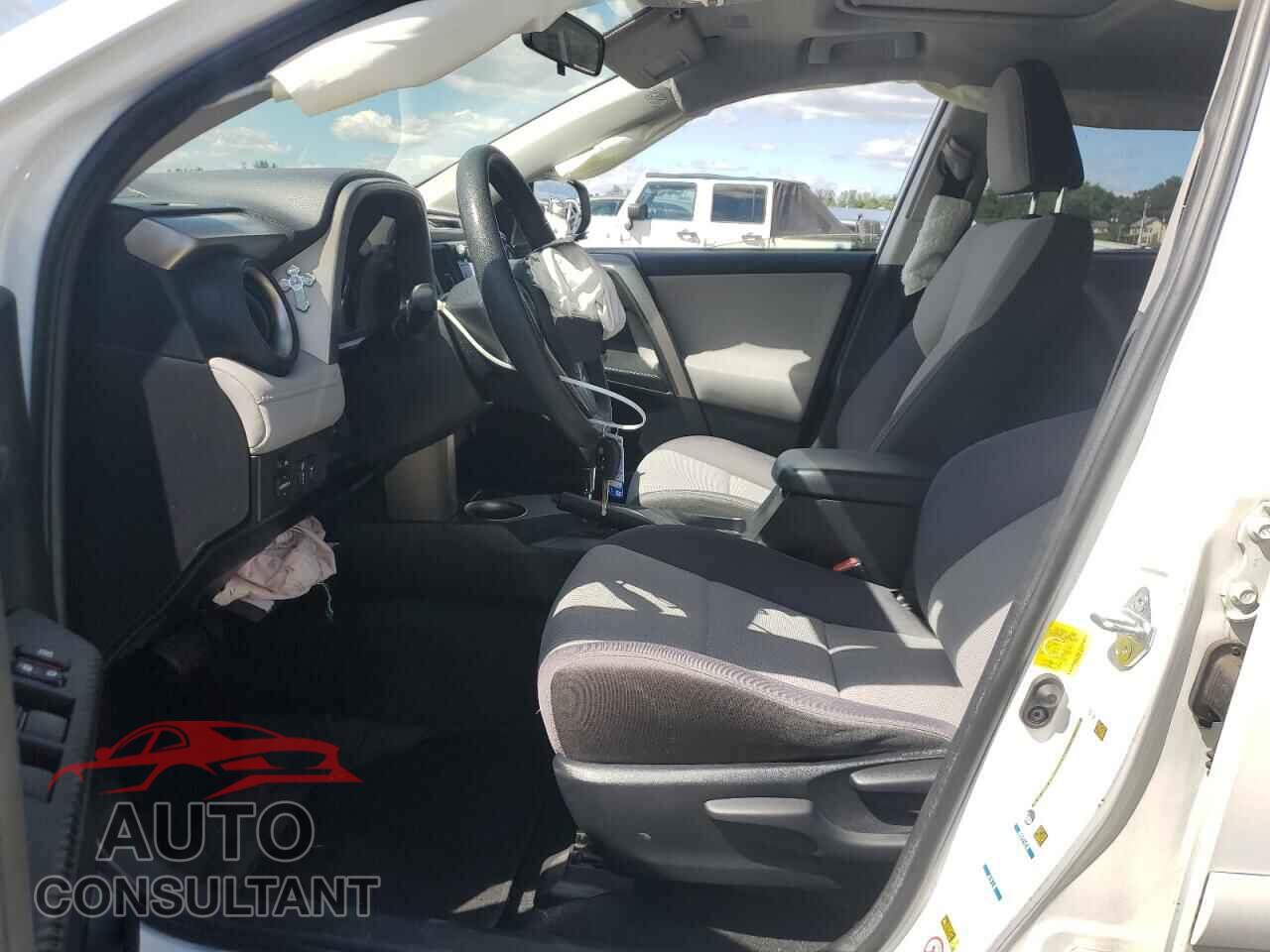 TOYOTA RAV4 2015 - JTMRFREV8FD099263