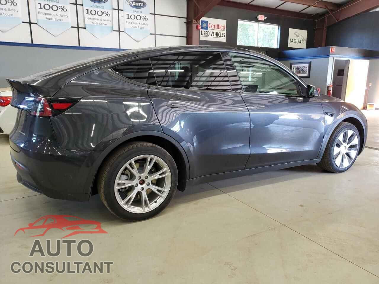 TESLA MODEL Y 2024 - 7SAYGDEE4RF023552