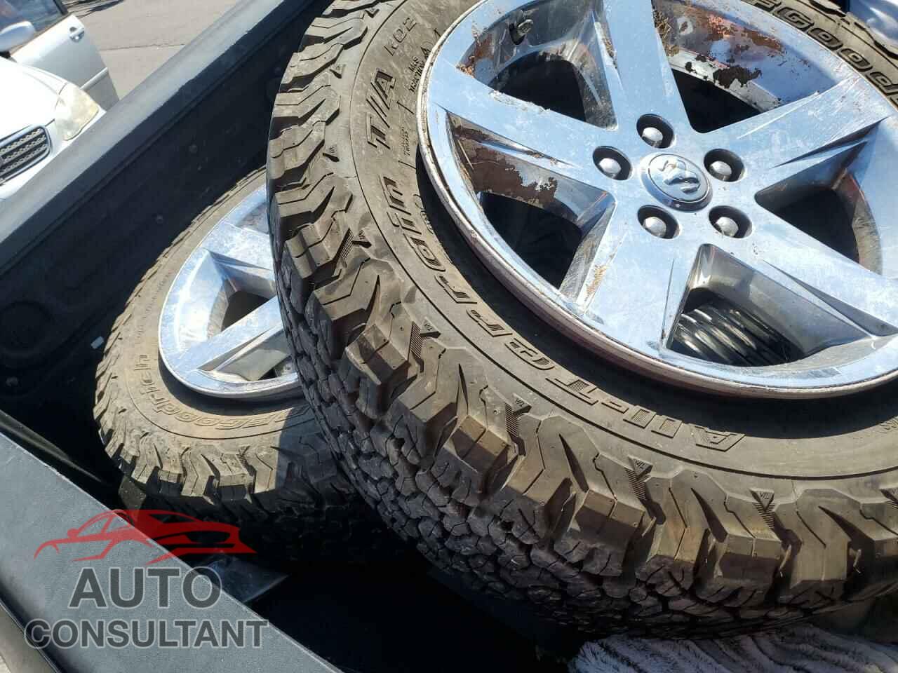 DODGE RAM 1500 2012 - 1C6RD7LT5CS241000