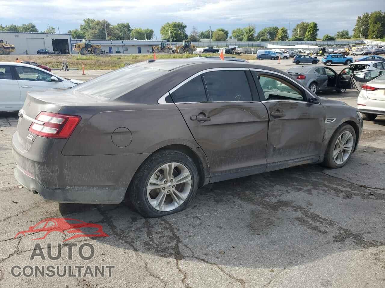 FORD TAURUS 2015 - 1FAHP2E82FG156975