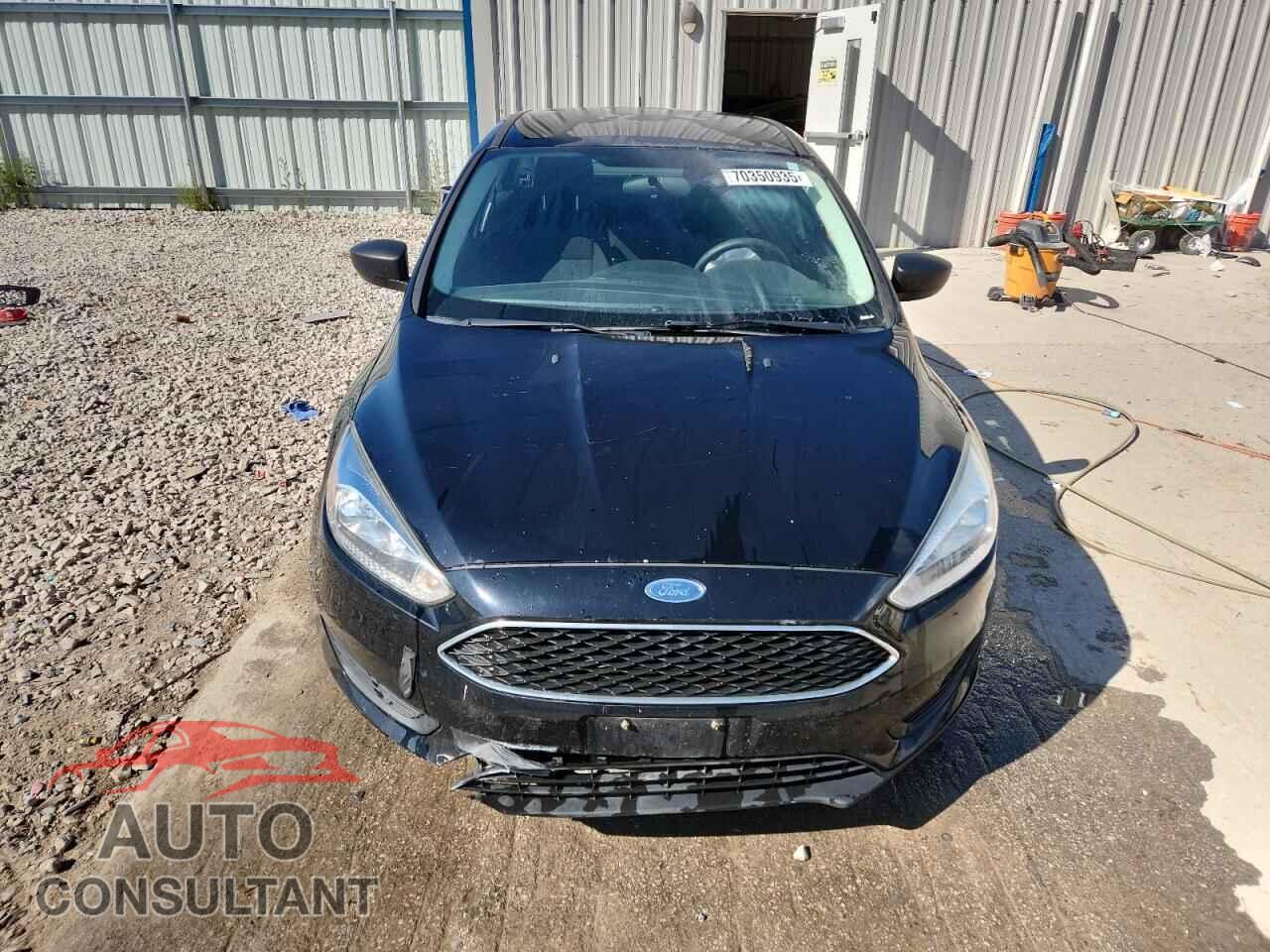 FORD FOCUS 2017 - 1FADP3E27HL335152