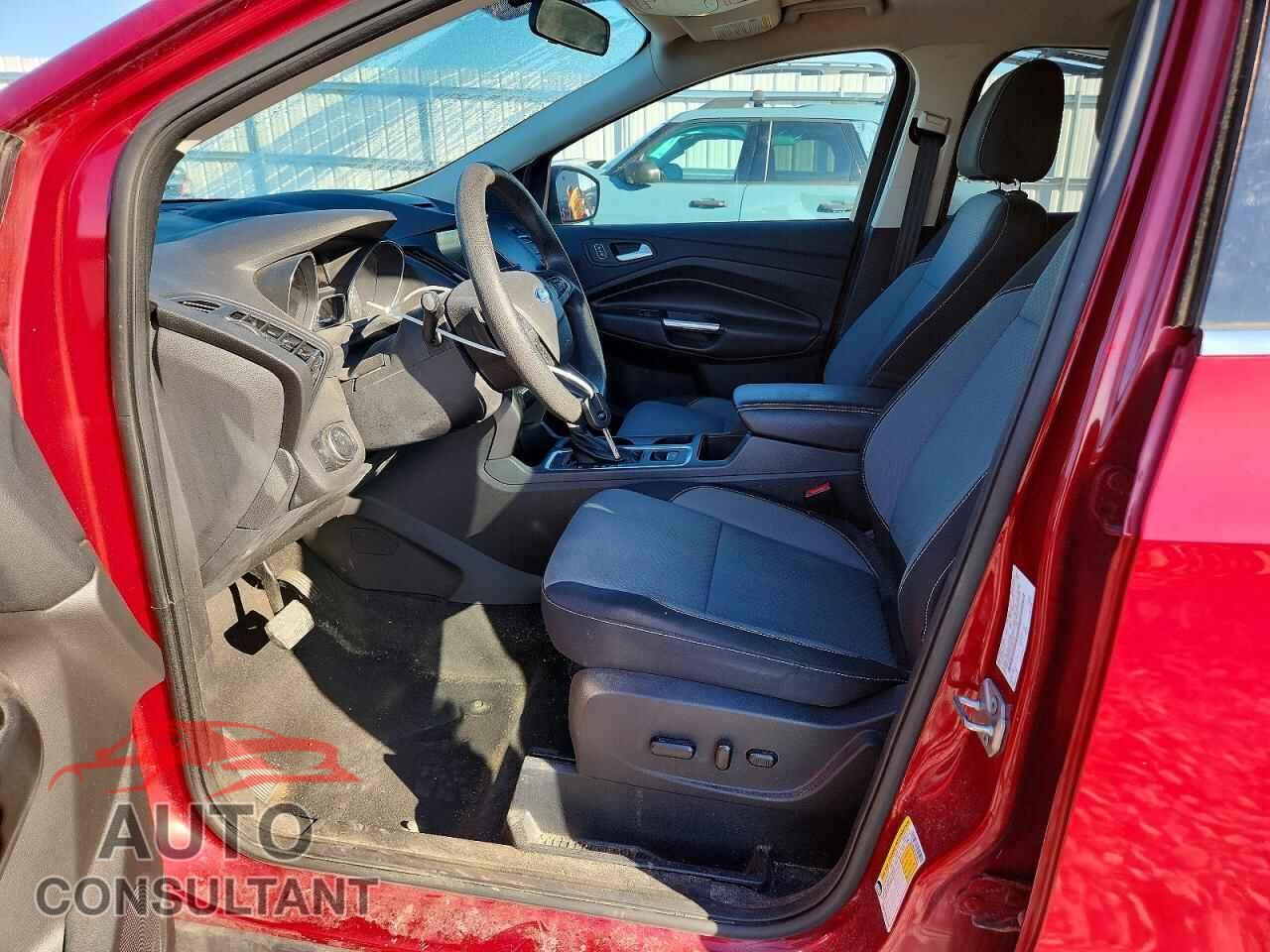 FORD ESCAPE 2017 - 1FMCU9G90HUB50443
