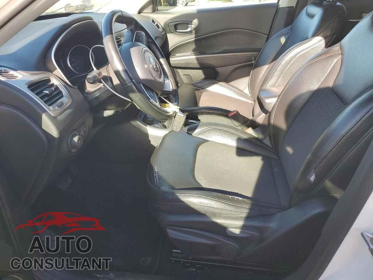 JEEP COMPASS 2018 - 3C4NJDBB8JT485615