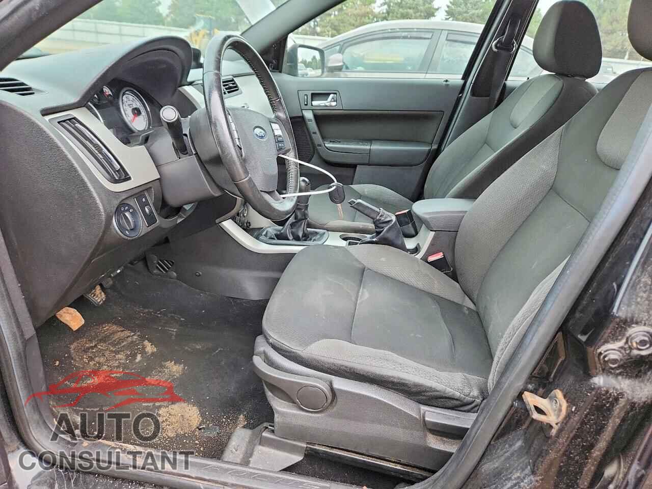 FORD FOCUS 2009 - 1FAHP36N49W117583