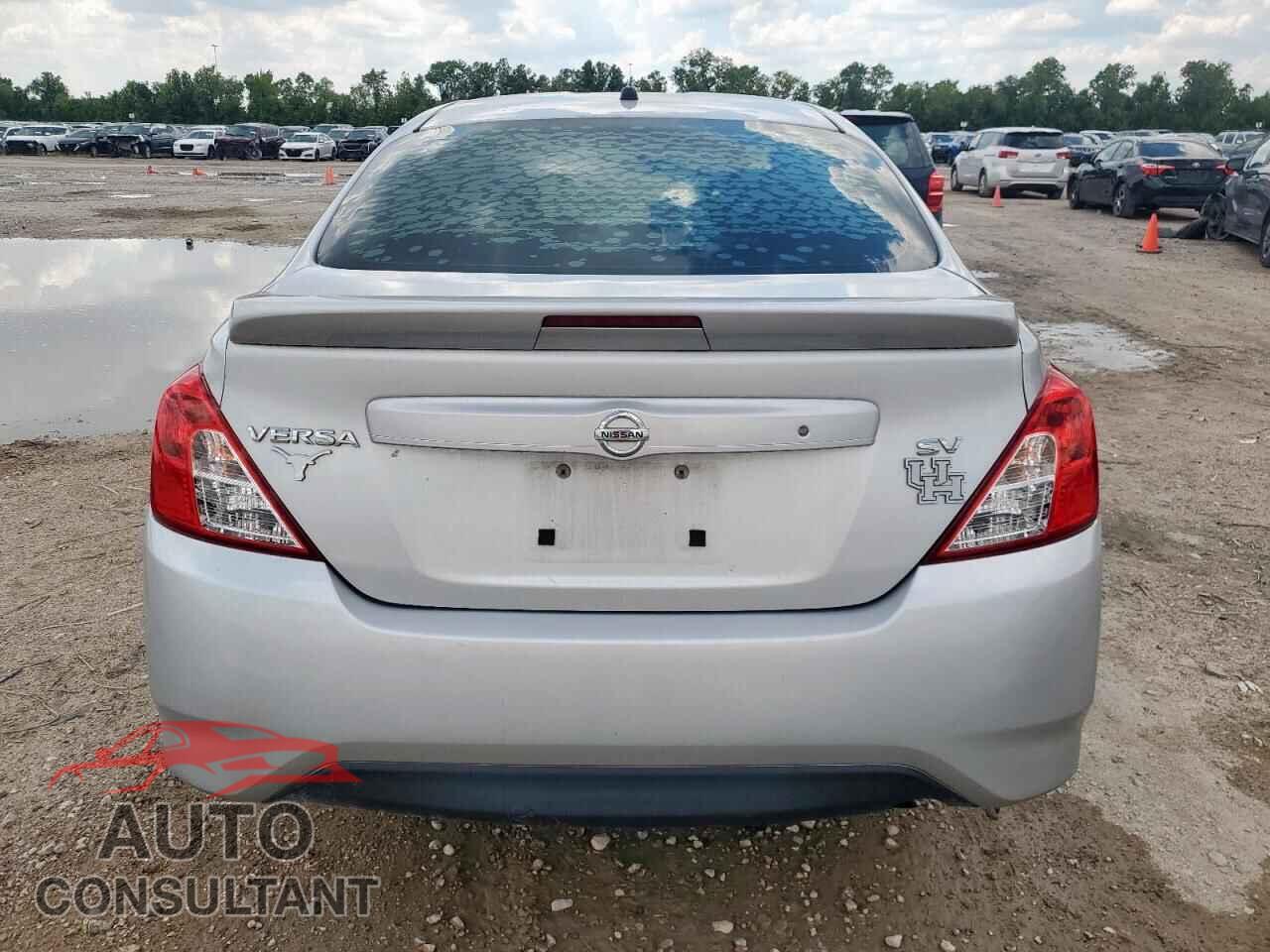 NISSAN VERSA 2017 - 3N1CN7AP3HL852704