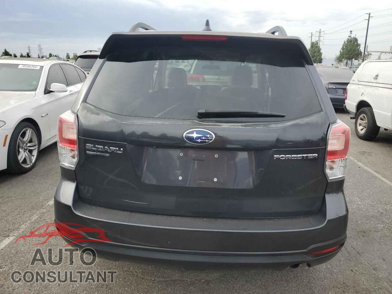 SUBARU FORESTER 2018 - JF2SJAEC8JG535926